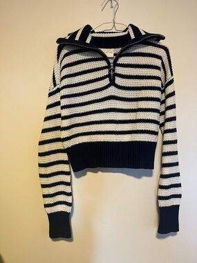Striped Half-Zip Cropped Sweater - navy blue & White